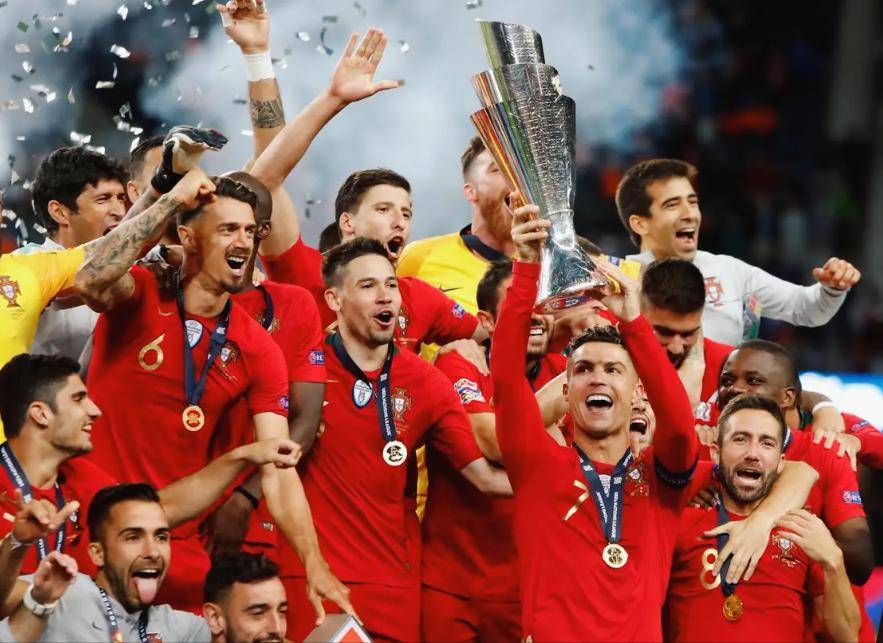 包含国际比赛日突围战来临,葡萄牙体育围绕NBA常规赛豪取连胜,气氛紧张,资深球员宣示担当的词条 包含国际比赛日突围战来临,葡萄牙体育围绕NBA常规赛豪取连胜,气氛紧张,资深球员宣示担当的词条