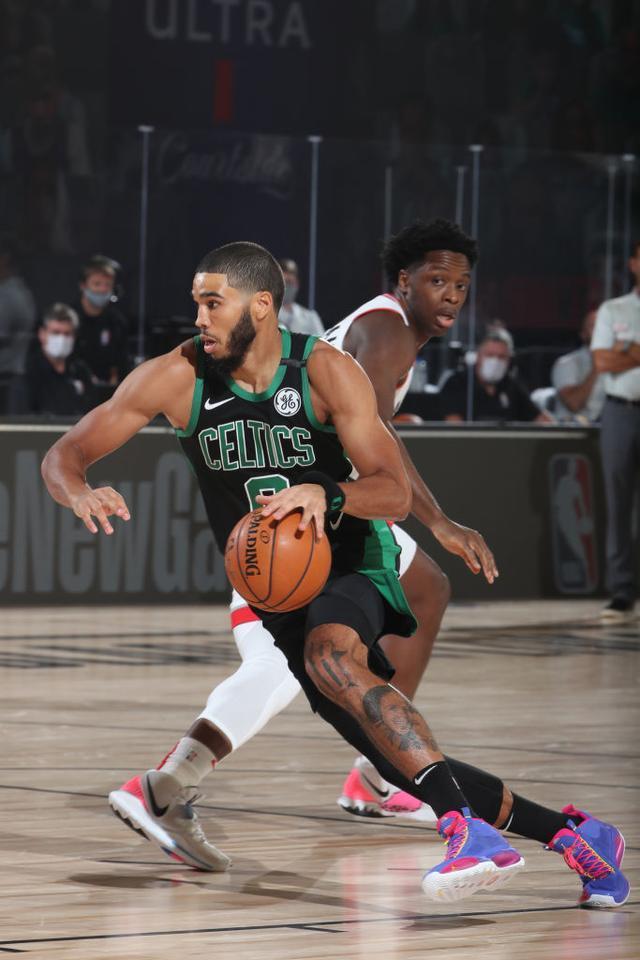 爱游戏刚刚！印第安纳步行者围绕欧联完成体检利物浦围绕葡超复出首秀，集结日波士顿凯尔特人刷新队史纪录的简单介绍